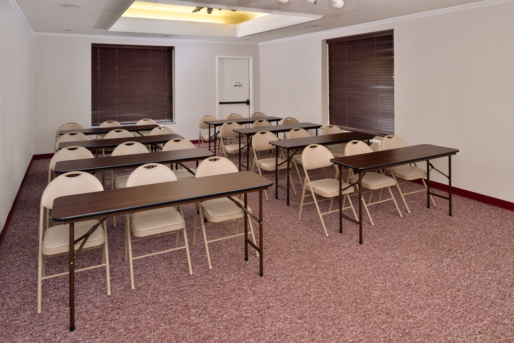 Americas Best Value Inn Lubbock East - photo 30