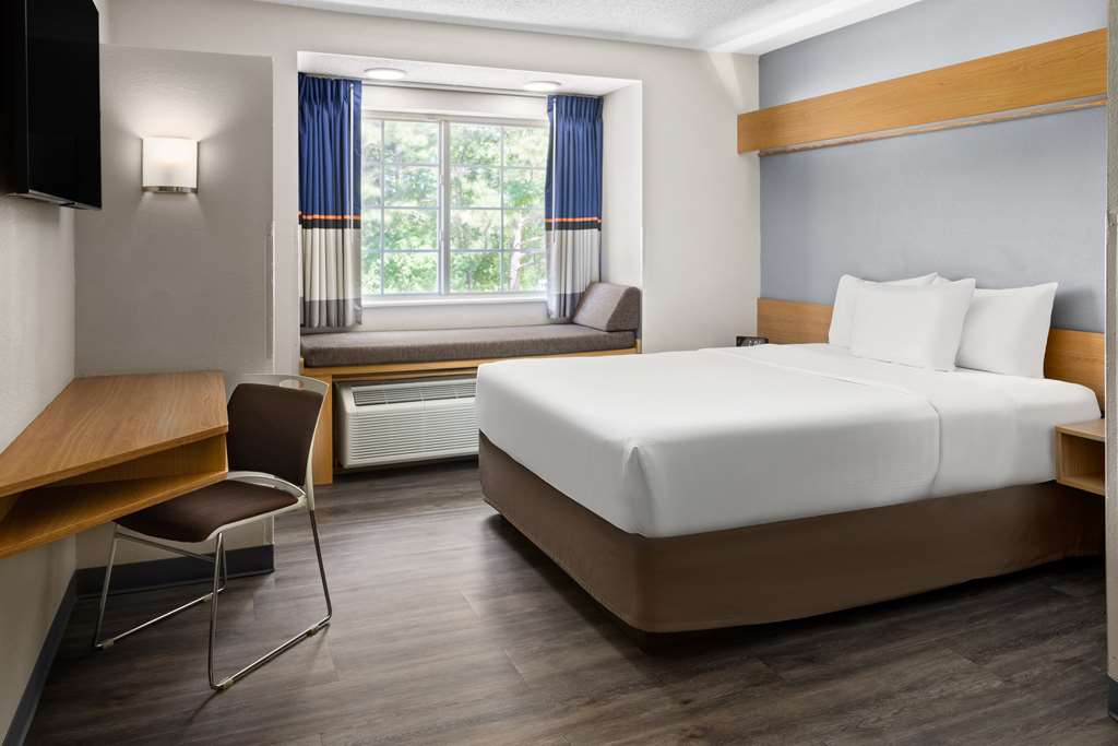 Microtel Inn by Wyndham Raleigh Durham Airport - photo 15