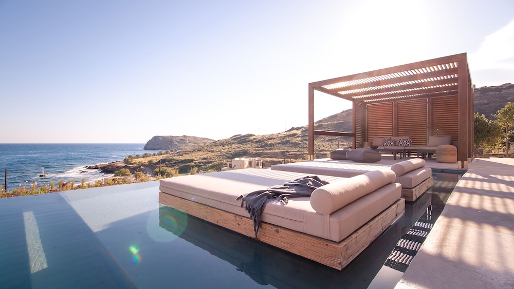 Nuez Villas — 4-Star Luxury Hotel in Sitia, Greece