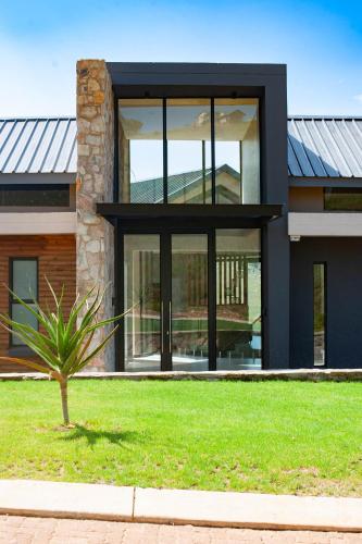The Curve - carbon neutral hotel in Unknown City