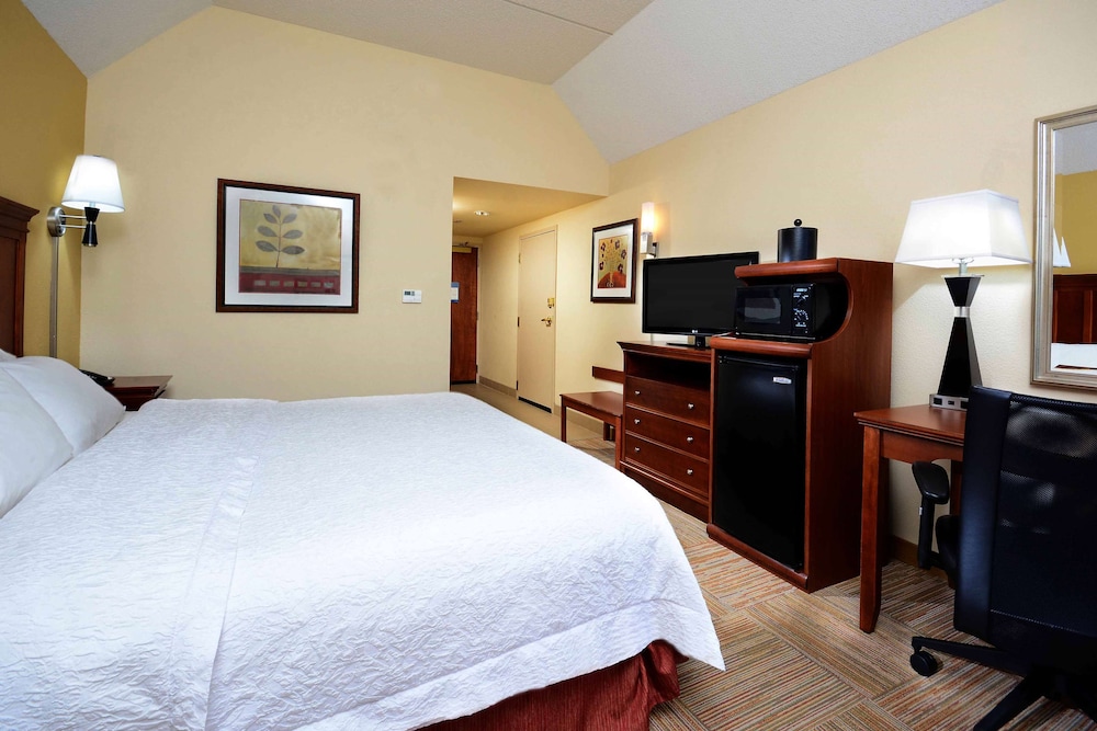 Hampton Inn Raleigh Capital Blvd. North - photo 21