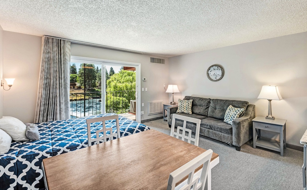 Bend Riverside Inn & Suites - photo 234