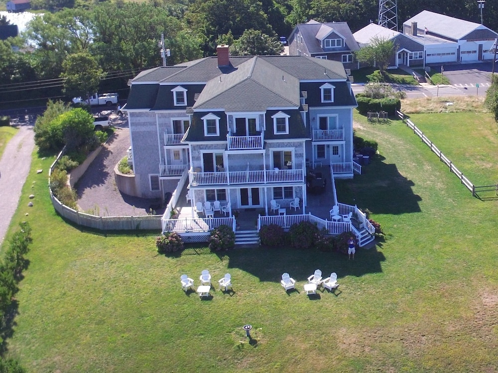 Payne's Harbor View Inn - photo 58