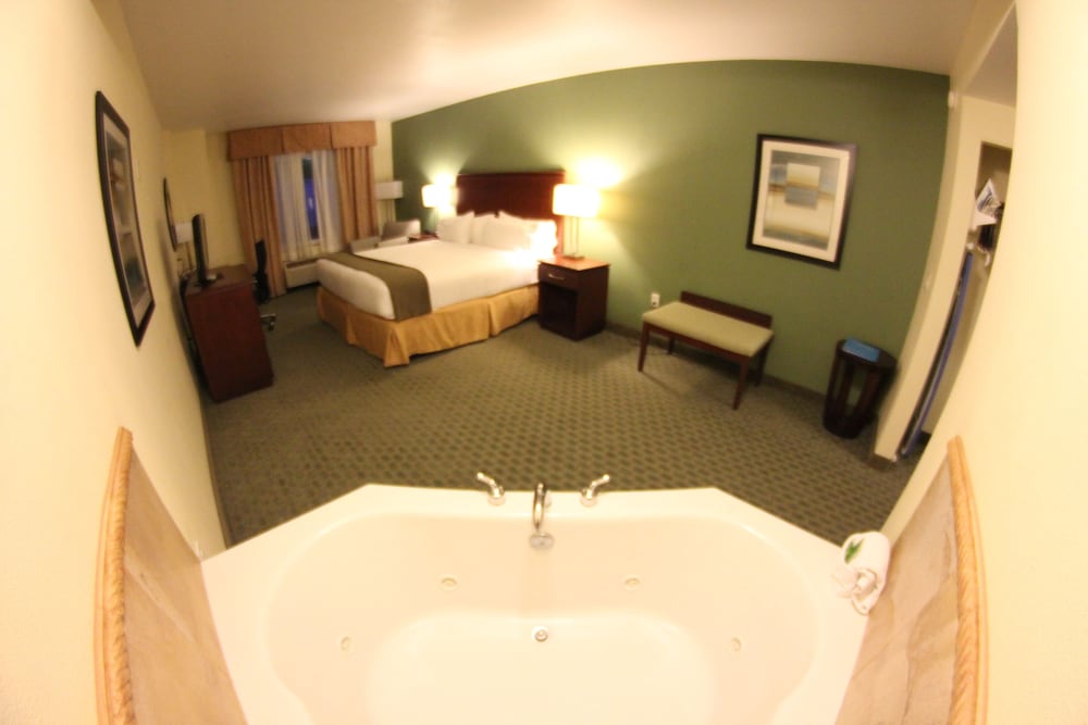 Holiday Inn Express & Suites Cocoa by IHG - photo 4