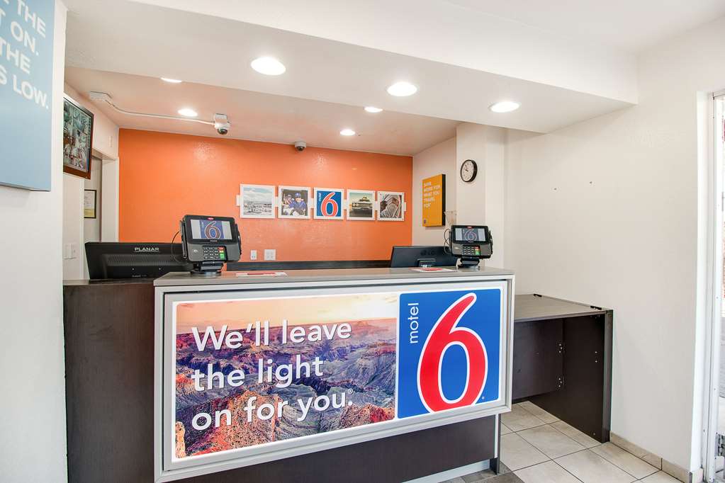Motel6 Phoenix AZ East - photo 20