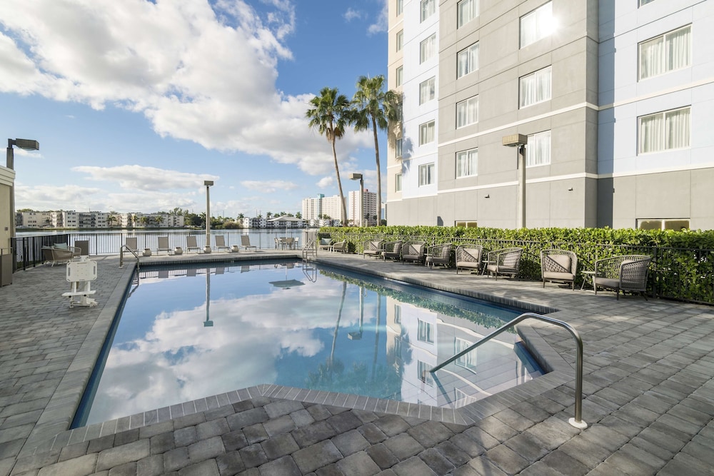 Homewood Suites Miami Airport Blue Lagoon - photo 38