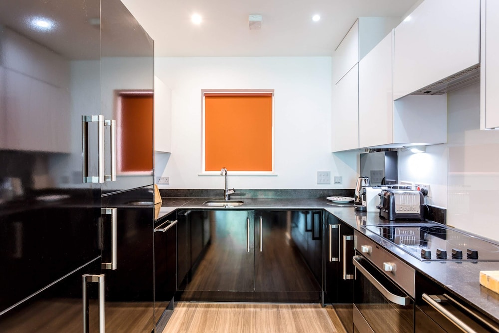 Cozy Bermondsey Apartment — 4-Star Luxury Hotel in London, United Kingdom