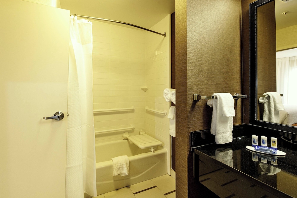 Fairfield Inn & Suites Meridian - photo 12