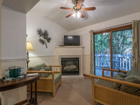 Eight Gables Inn - photo 12