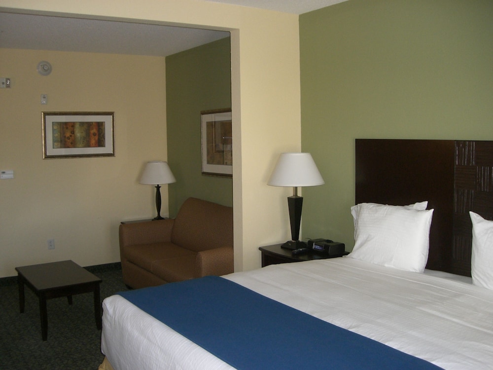 Holiday Inn Express & Suites Covington by IHG - photo 7