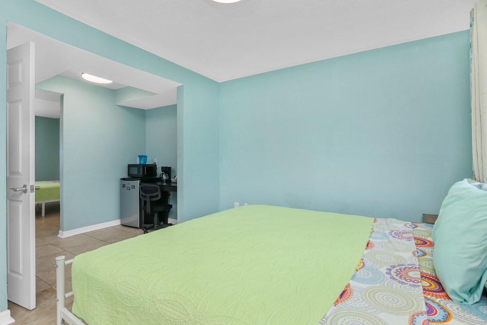 Latitude 26 Waterfront Resort & Marina - photo 24