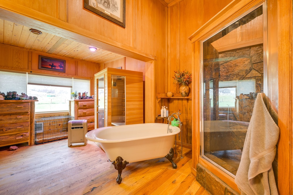 Salmon Vacation Rental w Mountain Views - photo 13