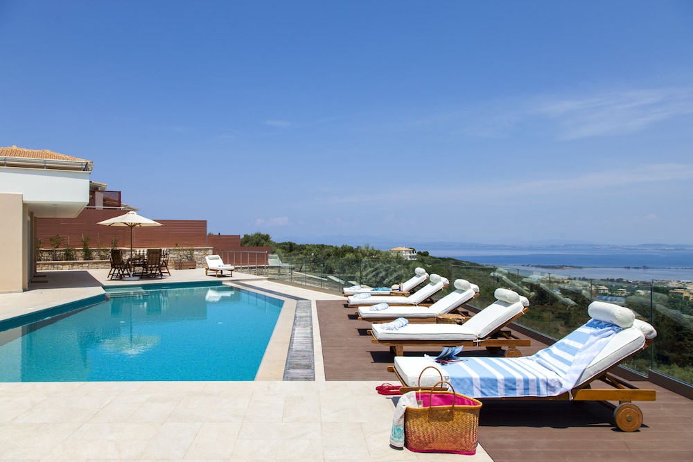 Alivia Lefkas — 4-Star Luxury Hotel in Lefkada, Greece