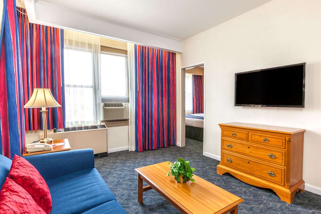 Ramada by Wyndham Jersey City - photo 6