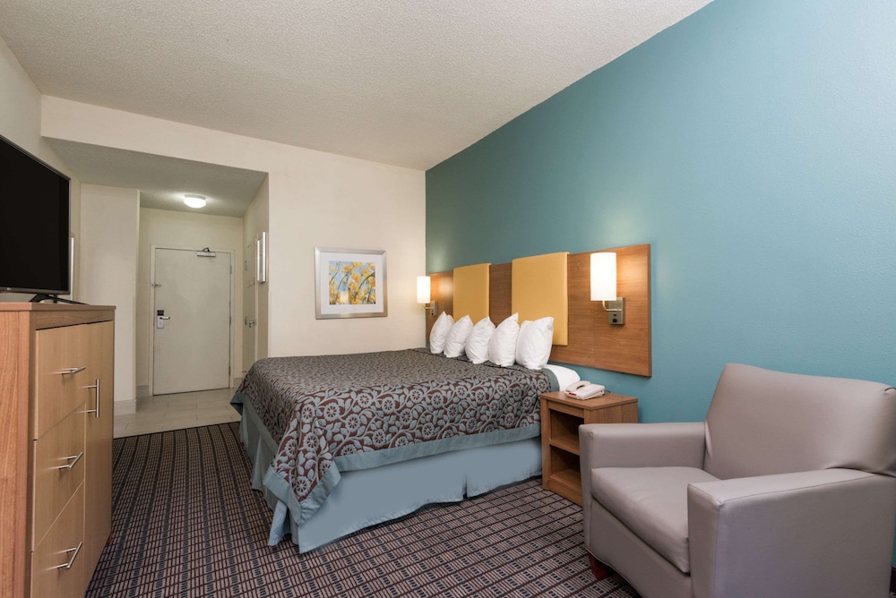 Days Inn by Wyndham Ashland - photo 17