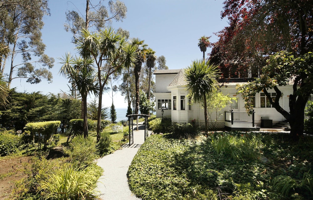 Monarch Cove Inn — hotel in Capitola