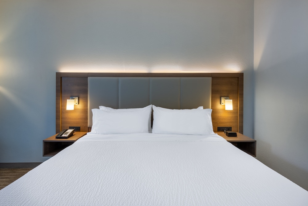Holiday Inn Express State College at Williamsburg Square by IHG - photo 21