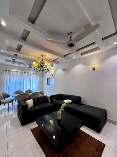 Spacious Furnished 3 Bedrooms Home in Dha Lahore — 4-Star Luxury Hotel in Lahore, Pakistan