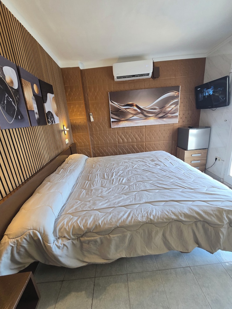 Ampuria Inn — Empuriabrava — photo 2