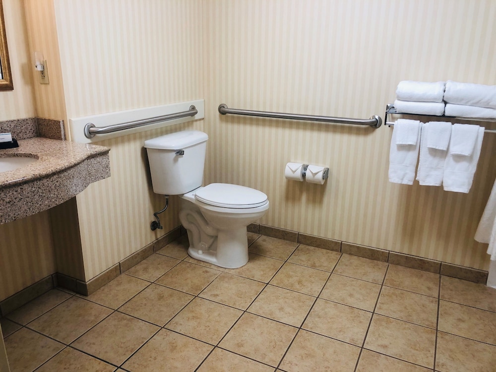 Hampton Inn Lewisburg - photo 4