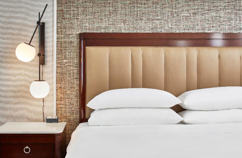 Sheraton Indianapolis Hotel at Keystone Crossing - photo 22