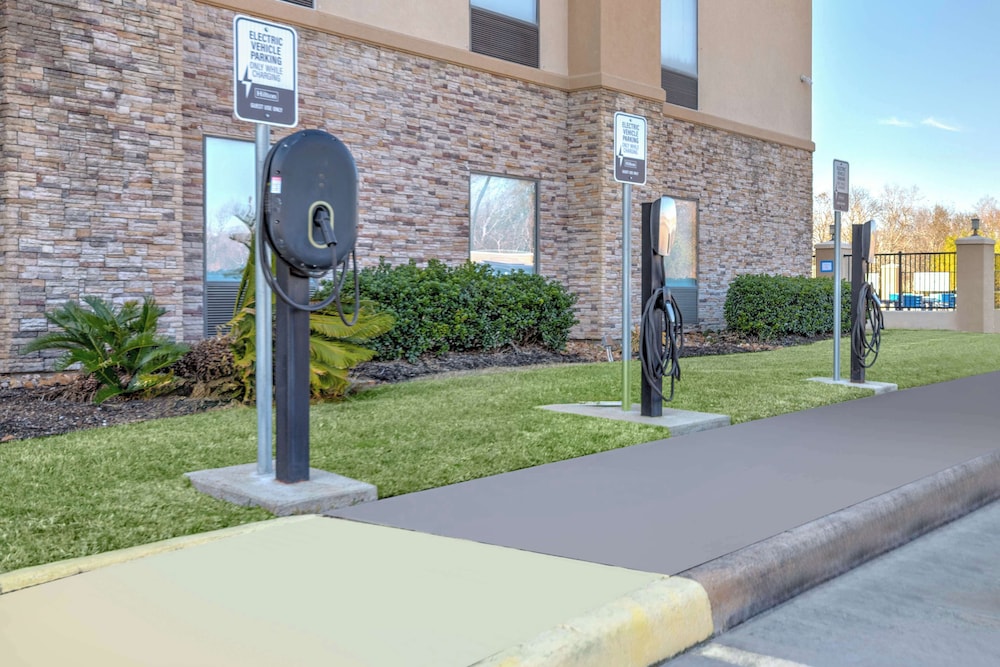 Hampton Inn & Suites Lake Jackson Clute - photo 35