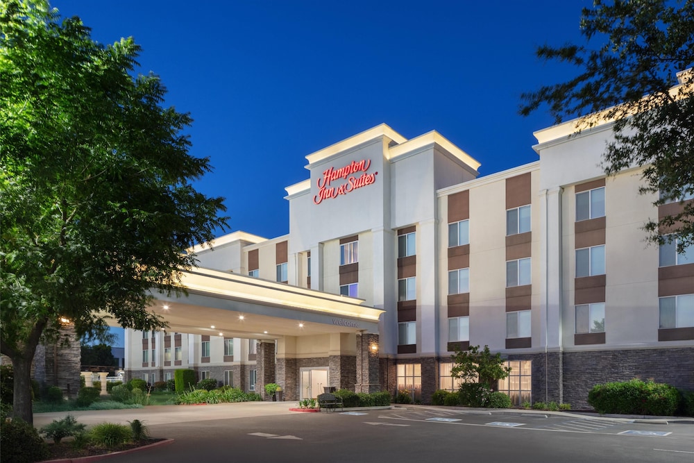 Hampton Inn & Suites Fresno - photo 33