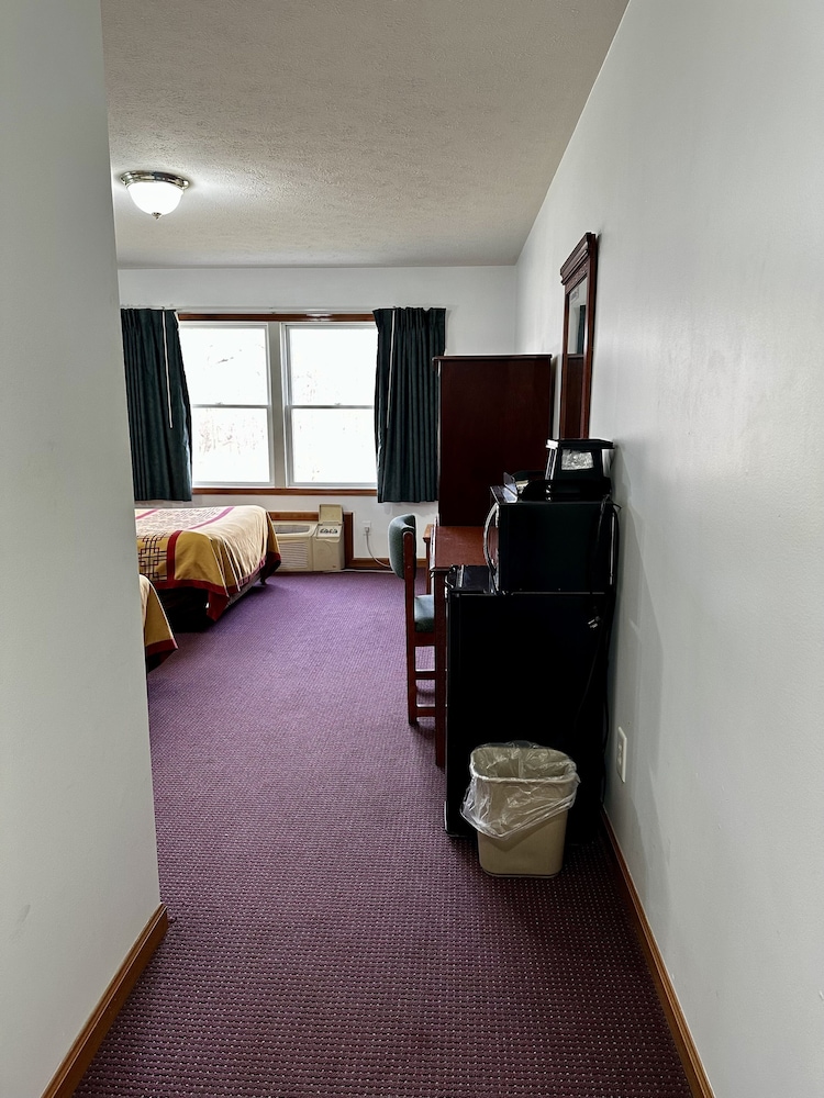 Attica Inn - photo 7