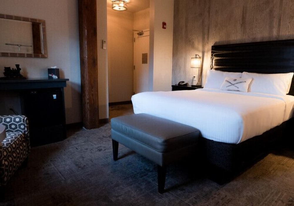 The Railroad Inn - photo 20