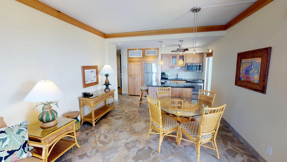 Lahaina Shores Beach Resort - photo 13