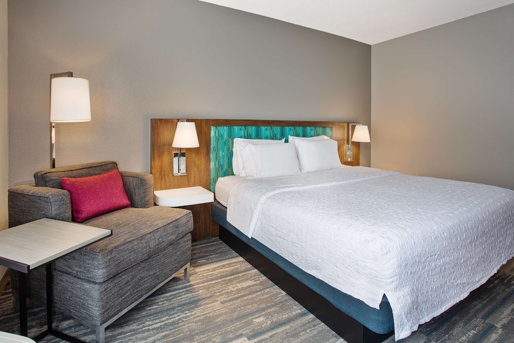 Hampton Inn & Suites Tampa East - photo 4