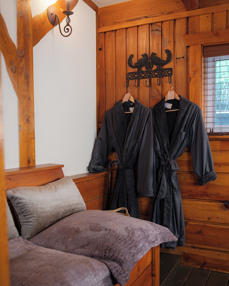 Highland Haven Creekside Inn - photo 111