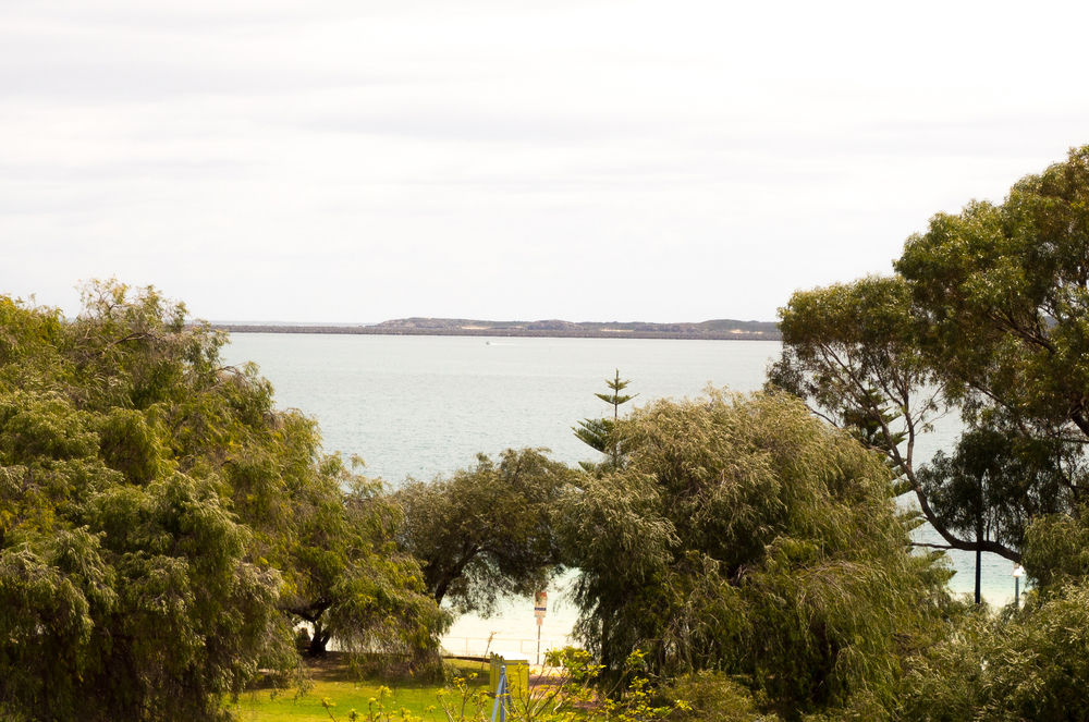 Beachside Apartment Hotel — Rockingham — photo 4