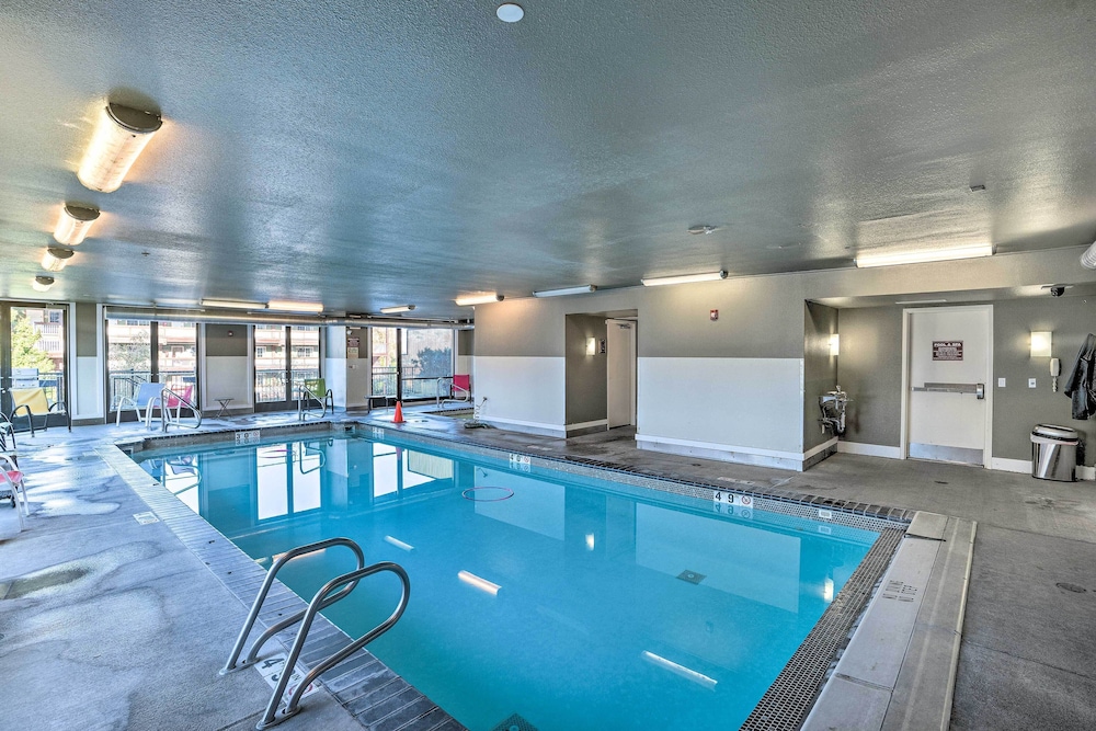 Steps to Lake Chelan Condo with Resort Amenities - photo 12