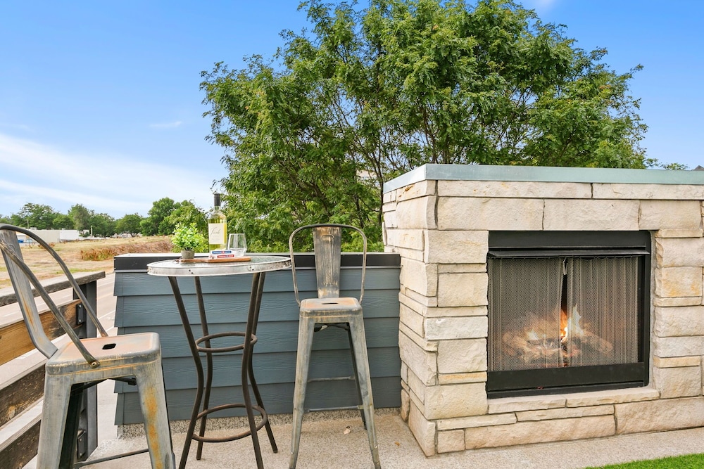 Old Town Modern New Build: Rftp Spa W Mtn Views - photo 30