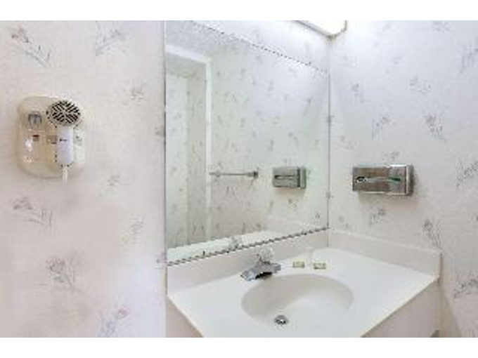 Super 8 by Wyndham Ashland Richmond - photo 6