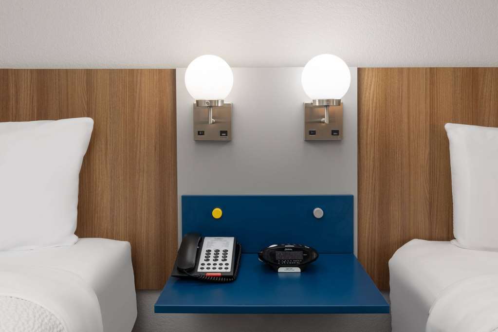 Microtel Inn & Suites by Wyndham Buda Austin South - photo 8
