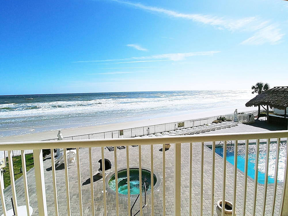 Emerald Shores Resort — Daytona Beach Shores