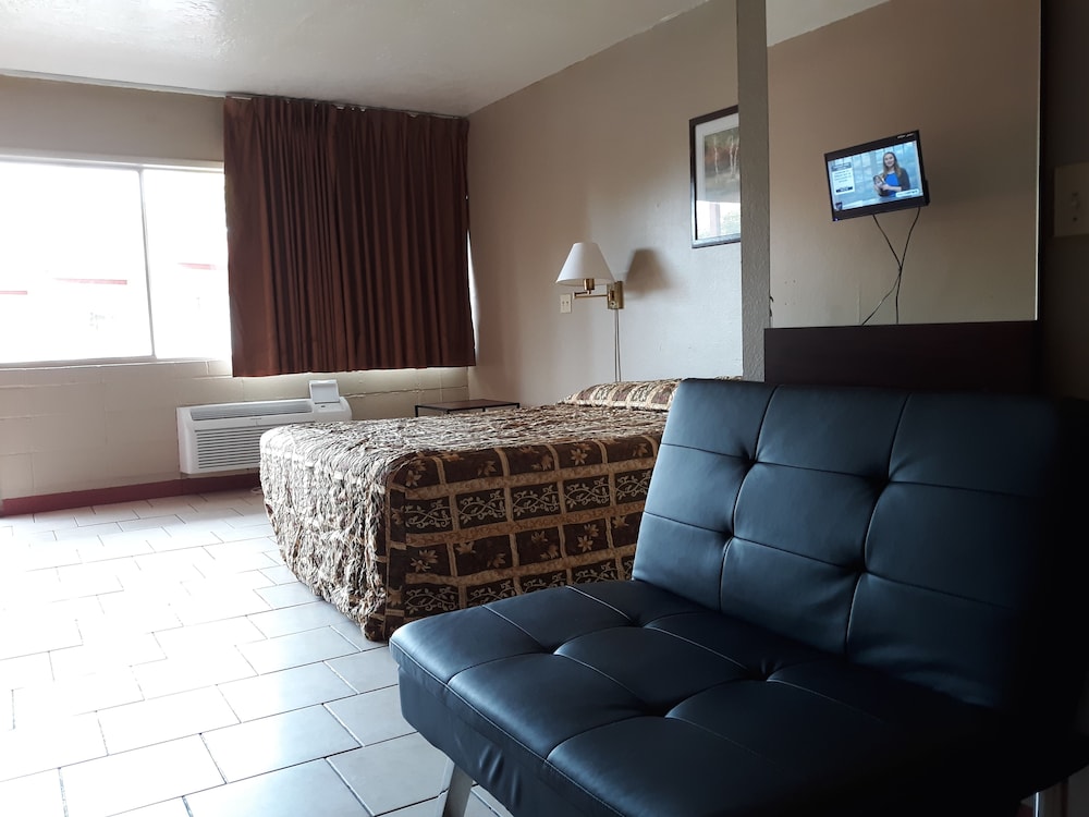 Longview Inn - photo 4