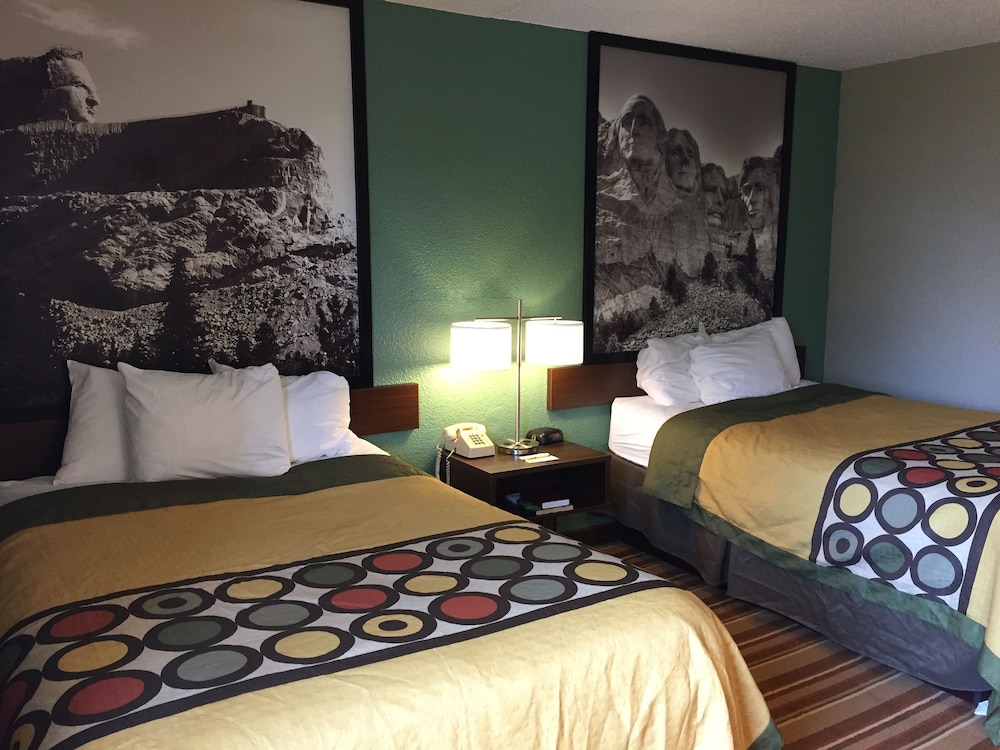 Super 8 by Wyndham Redfield - photo 9