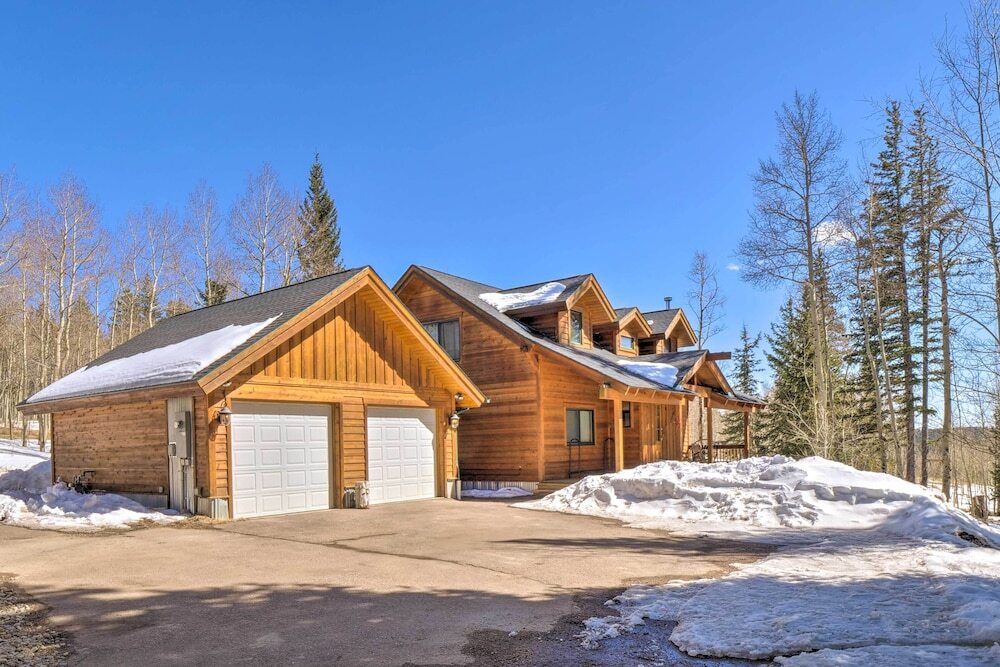 Rustic Mountain Sanctuary on 2 Acres w Deck - last minute hotel in Alma