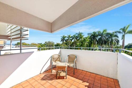 ‘Towering Palms’ Resort style Apartment with a Separate Studio — Darwin — photo 4