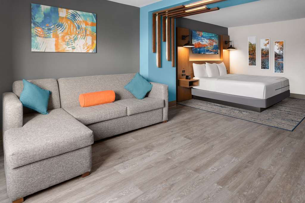 La Quinta Inn & Suites By Wyndham Williston Burlington - photo 17