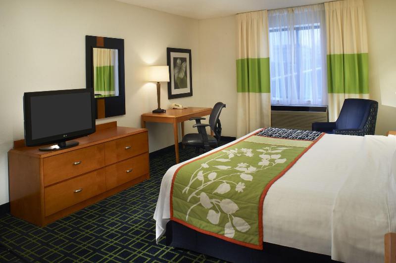 Fairfield Inn and Suites by Marriott Indianapolis East - photo 31