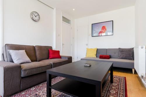 Cosy 4 Bed apt in Central London Sleeps 8 — 4-Star Luxury Hotel in London, United Kingdom