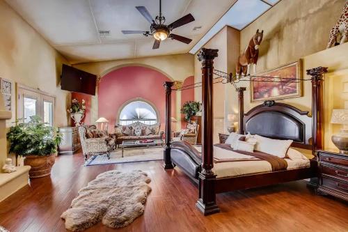 Villa Gordal Enormous Villa in Las Vegas with 39 Sleeps