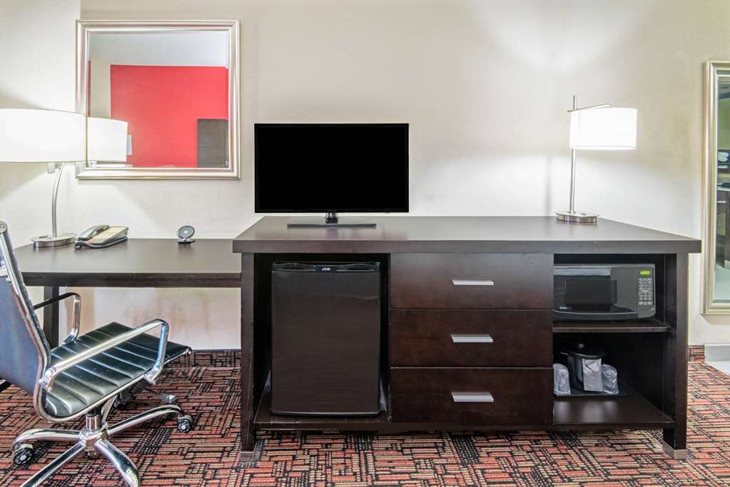 La Quinta Inn & Suites by Wyndham Elk City - photo 9