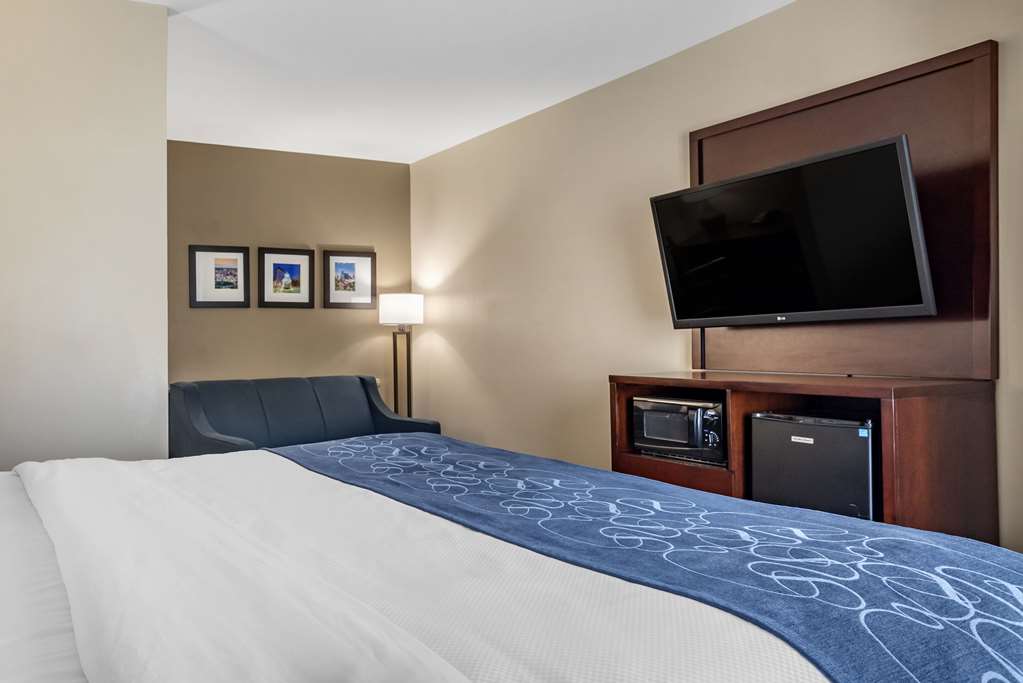 Comfort Suites Pell CIty near Logan Martin Lake - photo 15