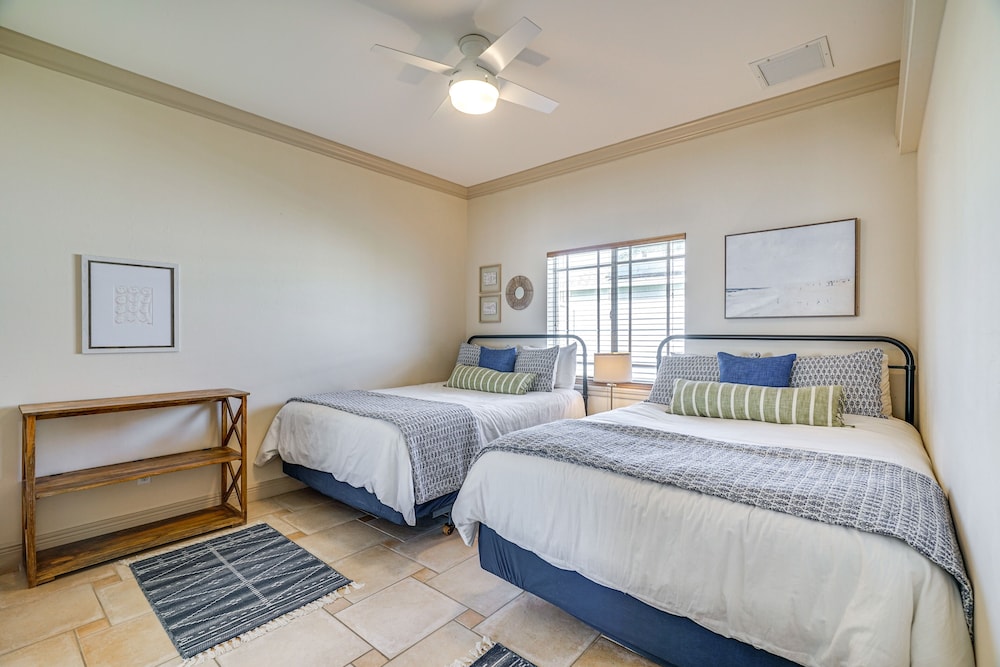 Spacious Oasis w Lagoon Pool & Spa in Cape Coral - photo 3