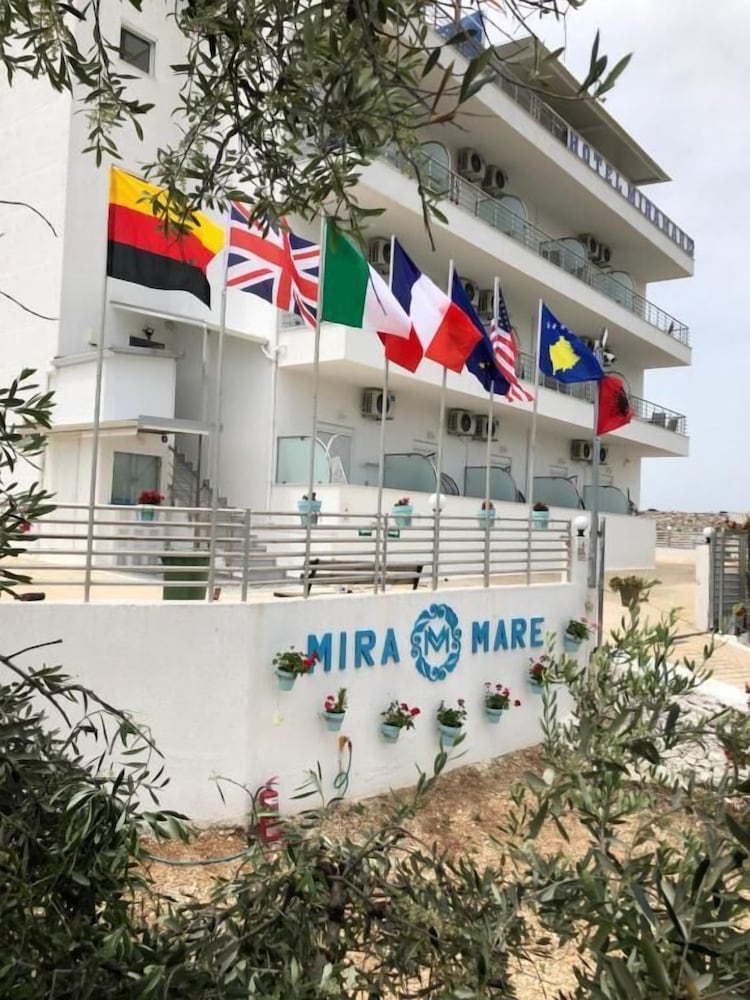 Hotel Mira Mare — hotel in Ksamil